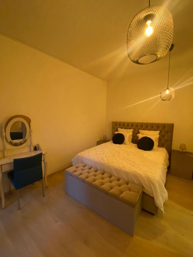 B&B Art And Sleep แอนต์เวิร์ป ภายนอก รูปภาพ